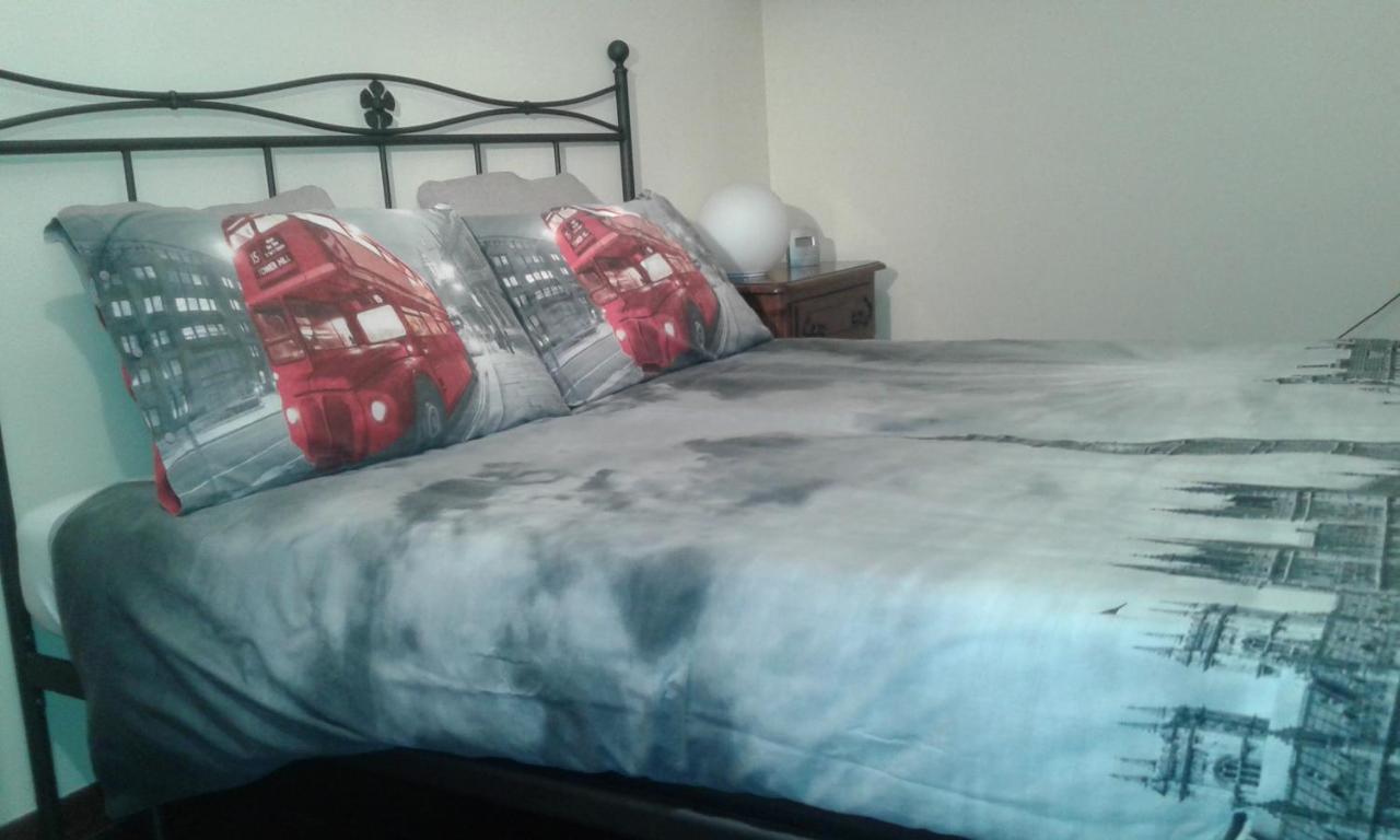 Deluxe Room (2 Adults + 1 Child),1033225688:JPEG